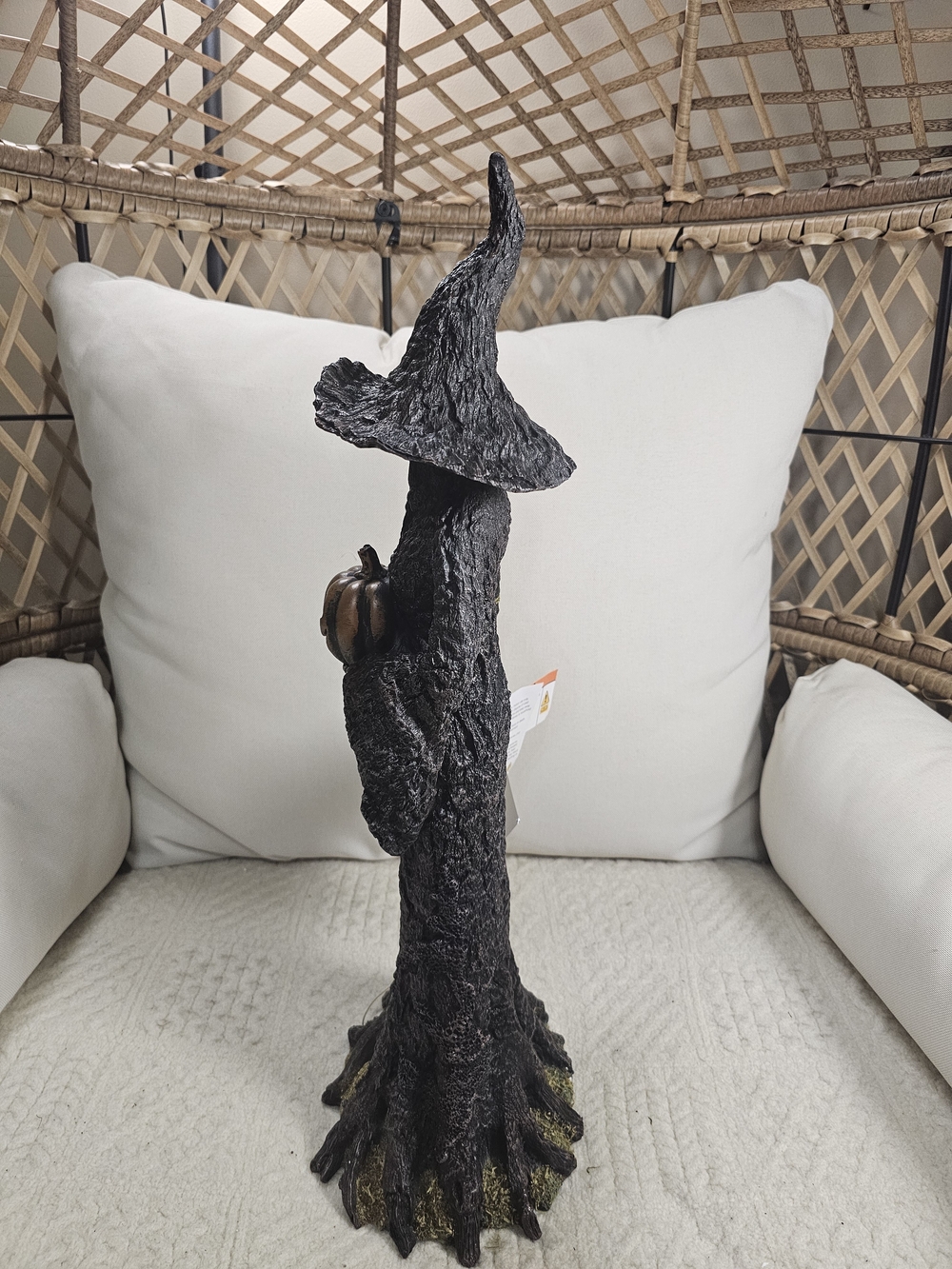 Halloween Mossy Tree Witch Holding a Pumpkin Figurine Decor viral HTF Large - Picture 6 of 7
